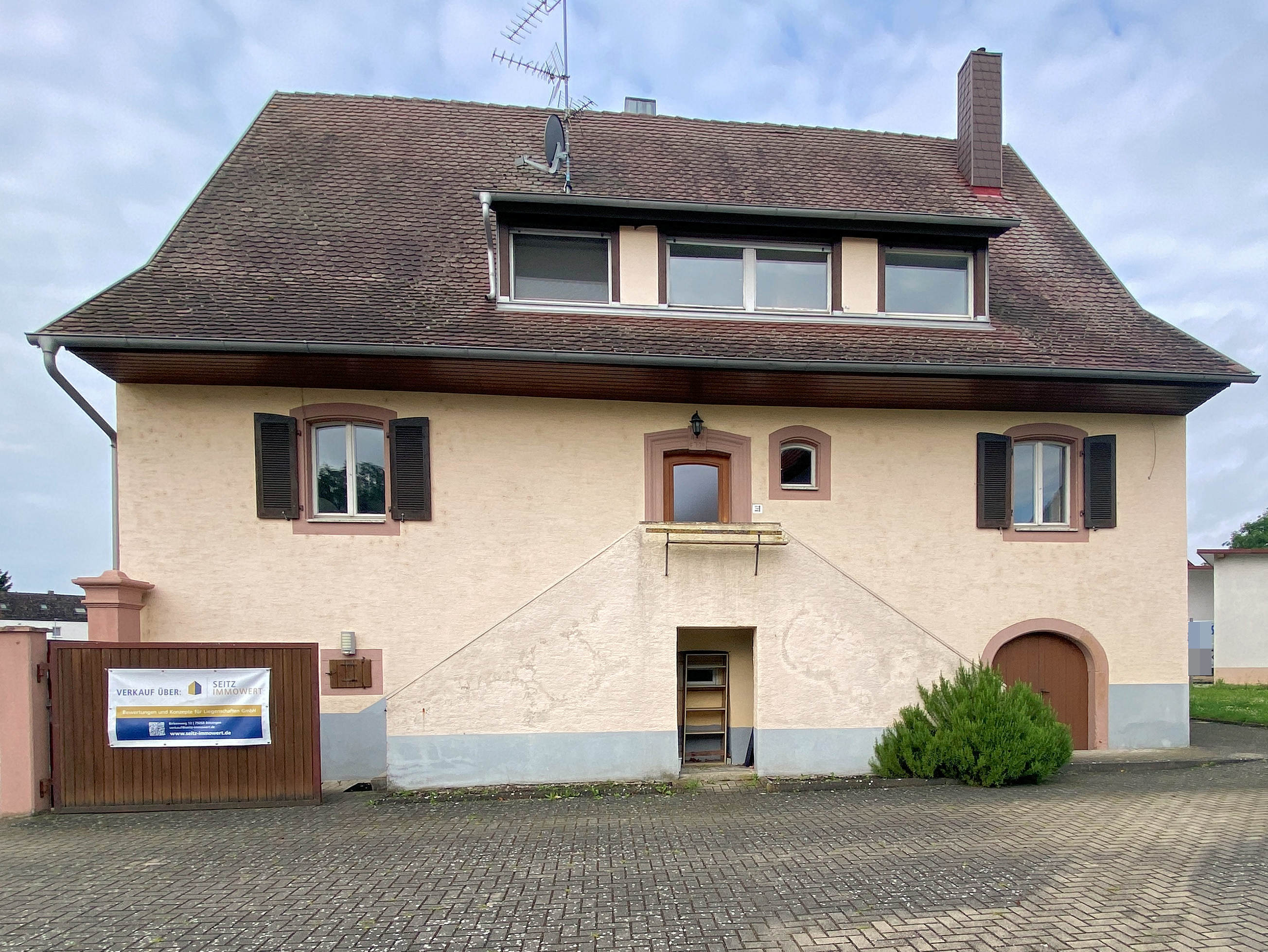 Einfamilienhaus zum Kauf 495.000 € 9 Zimmer 215 m²<br/>Wohnfläche 500 m²<br/>Grundstück Gündlingen Breisach am Rhein / Gündlingen 79206