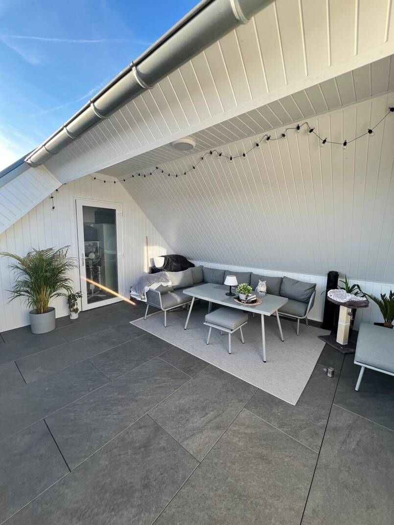 *ENERGIEEFFIZIENTES WOHNEN* *ERSTBEZUG* im Obergeschoß// Wohnung 5 mit Loggia