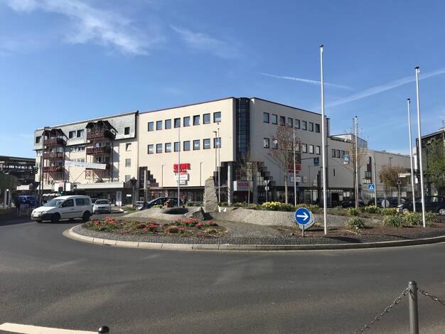 Laden zur Miete 3.140 € 402,3 m² Verkaufsfläche Büdingen 63654