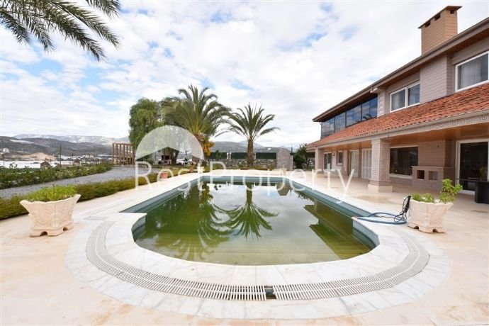 Villa zum Kauf Provisionsfrei 1.320.000 € 9 Zimmer 600 m²<br/>Wohnfläche 1.039 m²<br/>Grundstück Ab sofort<br/>Verfügbarkeit Demirtas Alanya