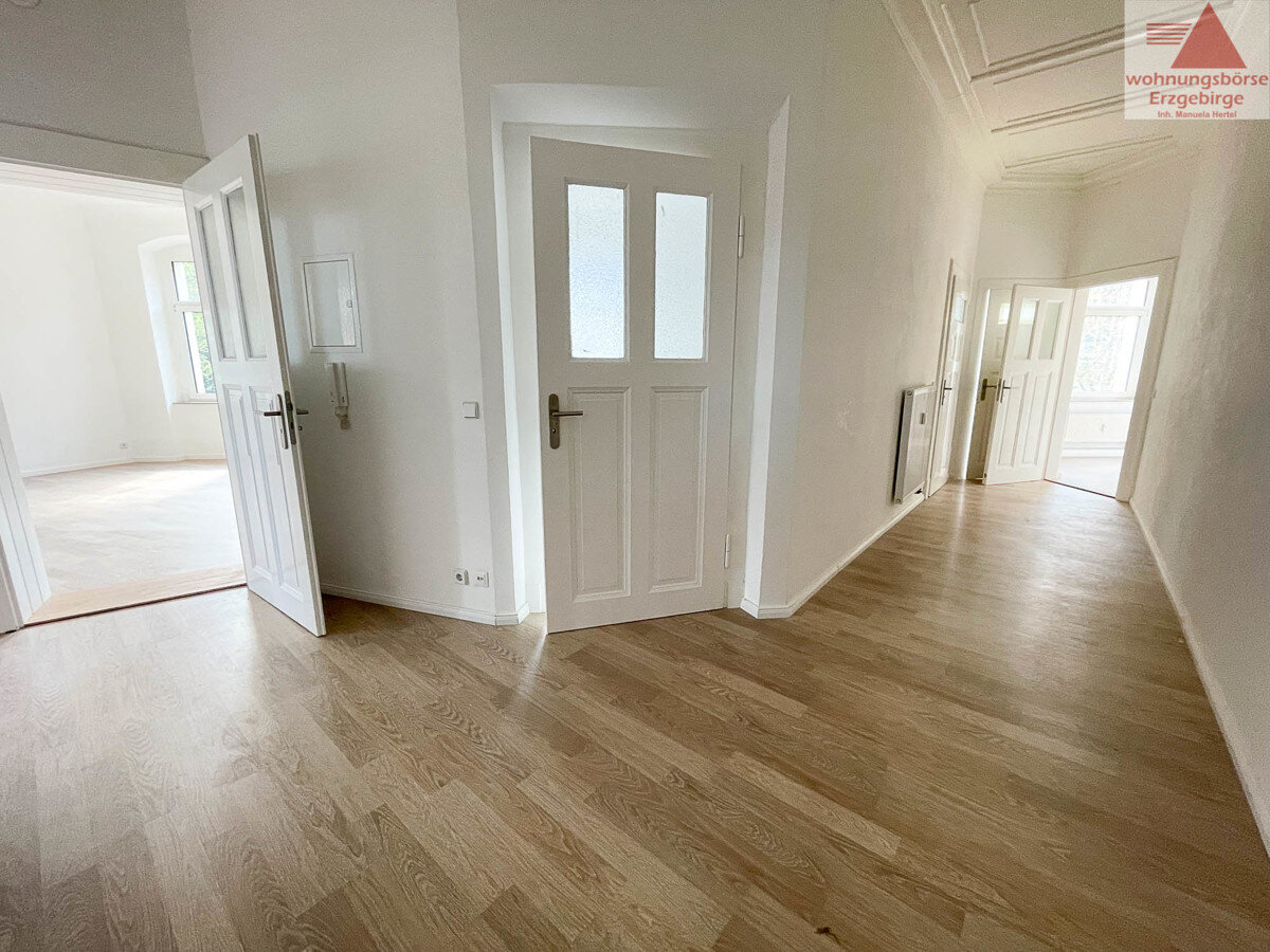 Wohnung zur Miete 605 € 4 Zimmer 121,5 m²<br/>Wohnfläche EG<br/>Geschoss Wettinerstraße 45 Aue 08280