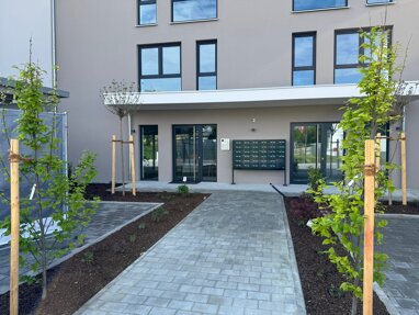 Wohnung zur Miete 835 € 2 Zimmer 67 m² 2. Geschoss frei ab sofort Landshuter Strasse Kronwieden Loiching 84180