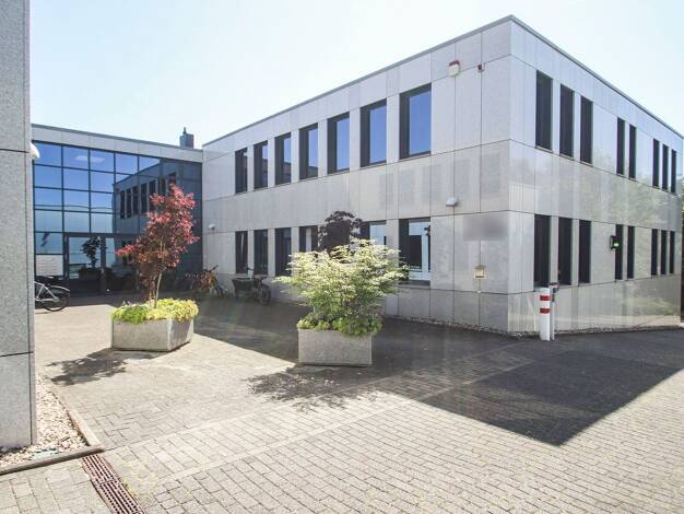 Bürogebäude zum Kauf als Kapitalanlage geeignet 2.050.000 € 875 m² 2.555 m² Grundstück Lintorf Ratingen 40885