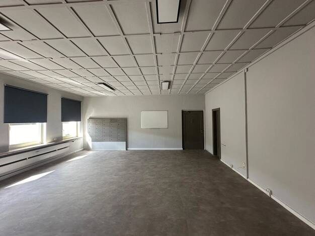 Praxis zur Miete 2.000 € 220 m² Bürofläche Innenstadt Hof 95028