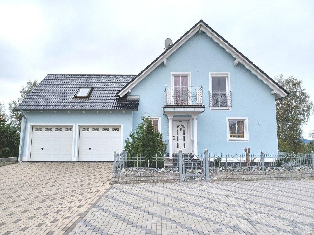 Mehrfamilienhaus zum Kauf 679.000 € 9 Zimmer 218,6 m²<br/>Wohnfläche 800 m²<br/>Grundstück ab sofort<br/>Verfügbarkeit Kernstadt Schwandorf Schwandorf 92421