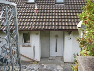 Haus zum Kauf 395.000 € 8 Zimmer 198 m² 846 m² Grundstück Heuchelhof Würzburg 97084