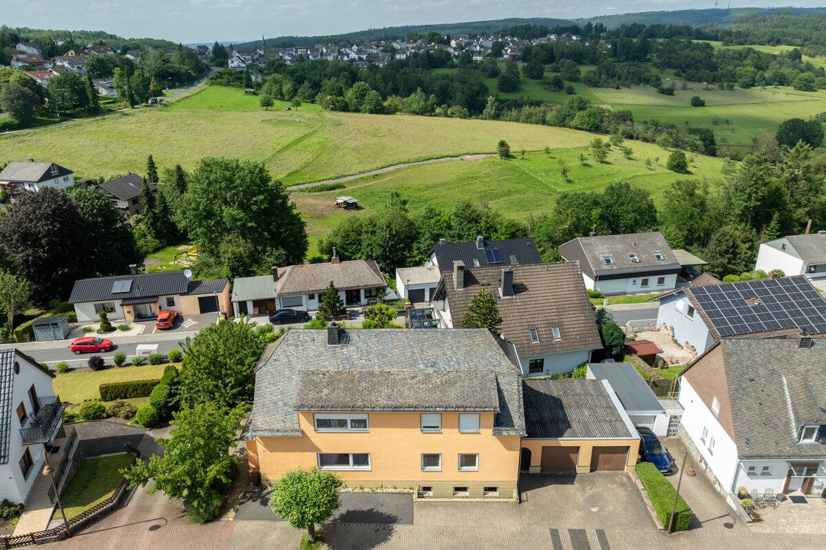 Mehrfamilienhaus zum Kauf 415.000 € 10 Zimmer 250 m²<br/>Wohnfläche 550 m²<br/>Grundstück Eitelborn 56337