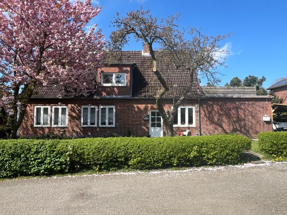 Mehrfamilienhaus zum Kauf 360.000 € 192 m²<br/>Wohnfläche 651 m²<br/>Grundstück Osterhusum Husum 25813