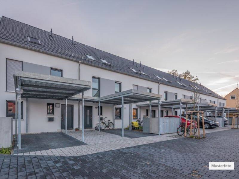 Zweifamilienhaus in 53909 Zülpich, Hüllenweg