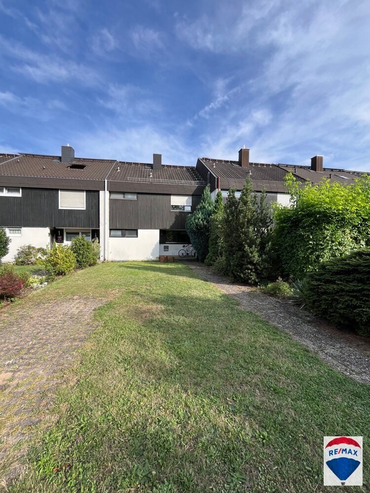 Reihenmittelhaus zum Kauf 5 Zimmer 134,3 m²<br/>Wohnfläche 306 m²<br/>Grundstück Sennfeld 97526