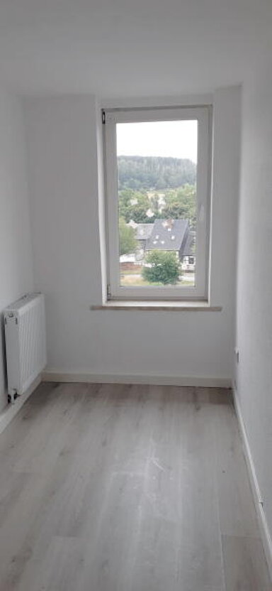 Wohnung zum Kauf 55.000 € 3 Zimmer 85 m² 2. Geschoss Rochlitz Rochlitz 09306