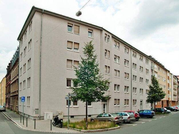 Wohnung zur Miete 634 € 2 Zimmer 49,8 m² 4. Geschoss frei ab 08.01.2026 Kirchenstraße 1 St Peter Nürnberg 90478