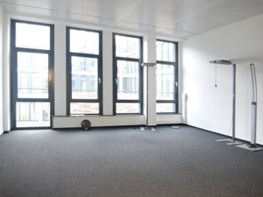 Bürofläche zur Miete 21.375 € 37 Zimmer 1.250 m² Bürofläche Äußerer Westen Regensburg 93049