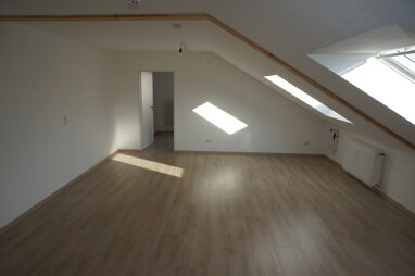 Wohnung zur Miete 790 € 4 Zimmer 85 m² 2. Geschoss Hallstadt Hallstadt 96103