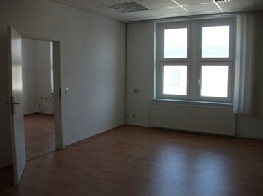 Bürofläche zur Miete Provisionsfrei 3 € 23 Zimmer 460 m² Bürofläche teilbar von 13 m² bis 460 m² Biederstraße 2 Markersdorf 622 Chemnitz 09123