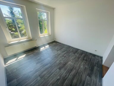 Wohnung zur Miete 220 € 2 Zimmer 40 m² Reichenbach Reichenbach im Vogtland 08468