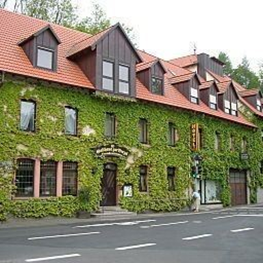 Gastronomie/Hotel zum Kauf als Kapitalanlage geeignet 1.700.000 € 60 Zimmer 2.160 m² 1.250 m² Grundstück Wasserloser Str. 1 Alzenau Alzenau , Unterfr 63755