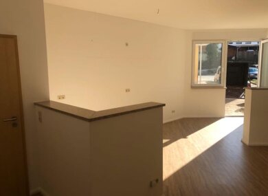 Wohnung zum Kauf 70.000 € 2 Zimmer 56 m² EG Neustadt Neustadt 07806