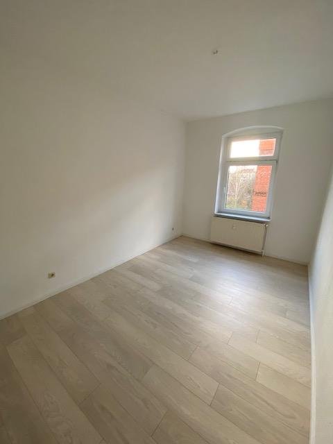Wohnung zur Miete 282 € 2 Zimmer 47 m²<br/>Wohnfläche 2. Stock<br/>Geschoss Ab sofort<br/>Verfügbarkeit . . Helmholtzstraße Magdeburg 39112
