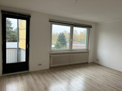 Wohnung zur Miete 450 € 3 Zimmer 2. Geschoss frei ab sofort Stresemannstraße 252 Lehe Bremerhaven 27576