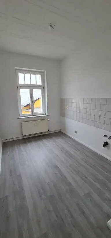 Wohnung zur Miete 700 € 4 Zimmer 92 m² Feldstraße 35 Nauen Nauen 14641