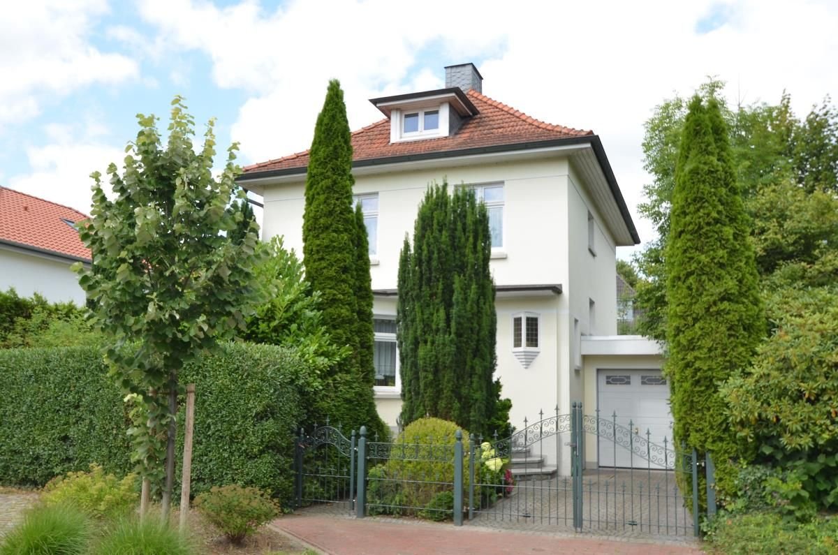 Einfamilienhaus zum Kauf 329.000 € 4 Zimmer 142,9 m²<br/>Wohnfläche 503 m²<br/>Grundstück Süd Nordenham 26954