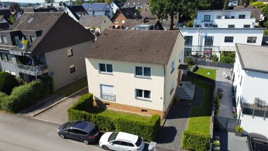 Mehrfamilienhaus zum Kauf provisionsfrei 650.000 € 6 Zimmer 192 m² 490 m² Grundstück Wahllokal 170 Siegburg 53721