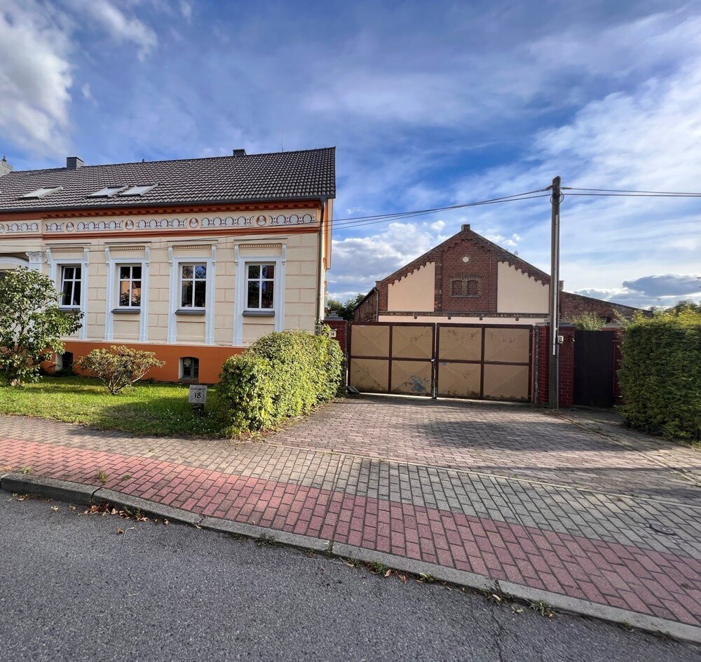 Doppelhaushälfte zum Kauf 1.090.000 € 5 Zimmer 183 m²<br/>Wohnfläche 7.267 m²<br/>Grundstück Seeberg-Dorf Altlandsberg 15345