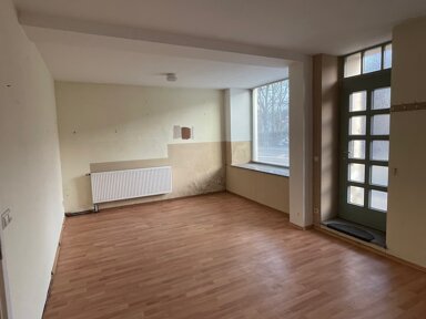 Laden zum Kauf 23.670 € 32,6 m² Verkaufsfläche Mitte - West 135 Zwickau 08056