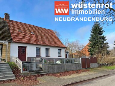 Doppelhaushälfte zum Kauf 63.000 € 2 Zimmer 51 m² 407 m² Grundstück Altentreptow Altentreptow 17087