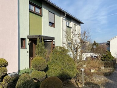 Reihenmittelhaus zum Kauf 259.000 € 4 Zimmer 89 m² 253 m² Grundstück Hahn Taunusstein 65232