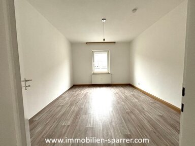 Wohnung zur Miete 560 € 2 Zimmer 80 m² 3. Geschoss frei ab 15.02.2025 Altstadt Weiden in der Oberpfalz 92637