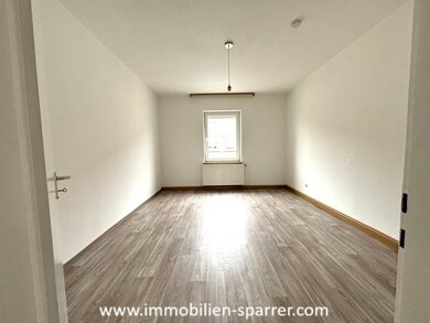 Wohnung zur Miete 560 € 2 Zimmer 80 m² 3. Geschoss frei ab sofort Altstadt Weiden in der Oberpfalz 92637