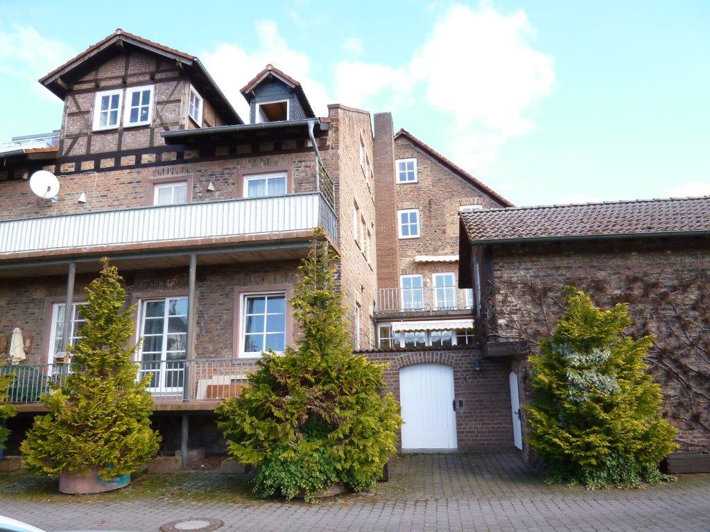 Haus zum Kauf 893.000 € 7 Zimmer 255 m²<br/>Wohnfläche 450 m²<br/>Grundstück Friedrichsdorf Friedrichsdorf 61381