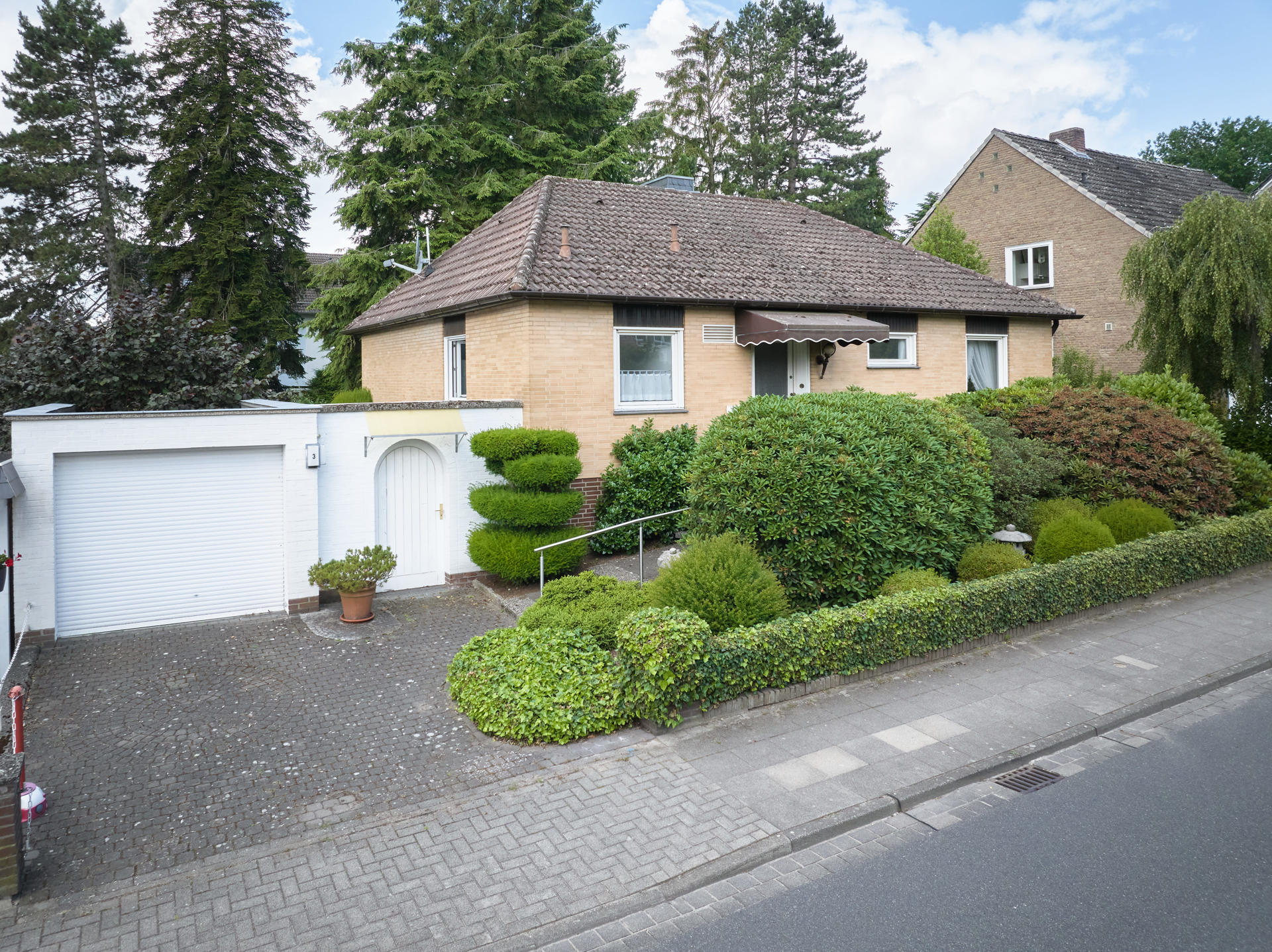 Bungalow zum Kauf 420.000 € 4 Zimmer 144 m²<br/>Wohnfläche 748 m²<br/>Grundstück Davenstedt Hannover / Davenstedt 30455