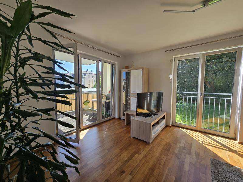 Rendite 2,74%!Vermietete 3-Zi.-Whg. mit Einbaukü., Balkon fußläufig zur Altstadt, zw. Altstadt u. Uni
