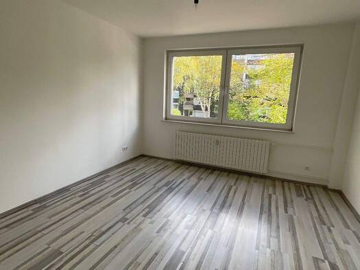 Wohnung zur Miete 599 € 3 Zimmer 81 m² 1. Geschoss frei ab sofort Lüneburger Str. 20 Neumühl Duisburg 47167