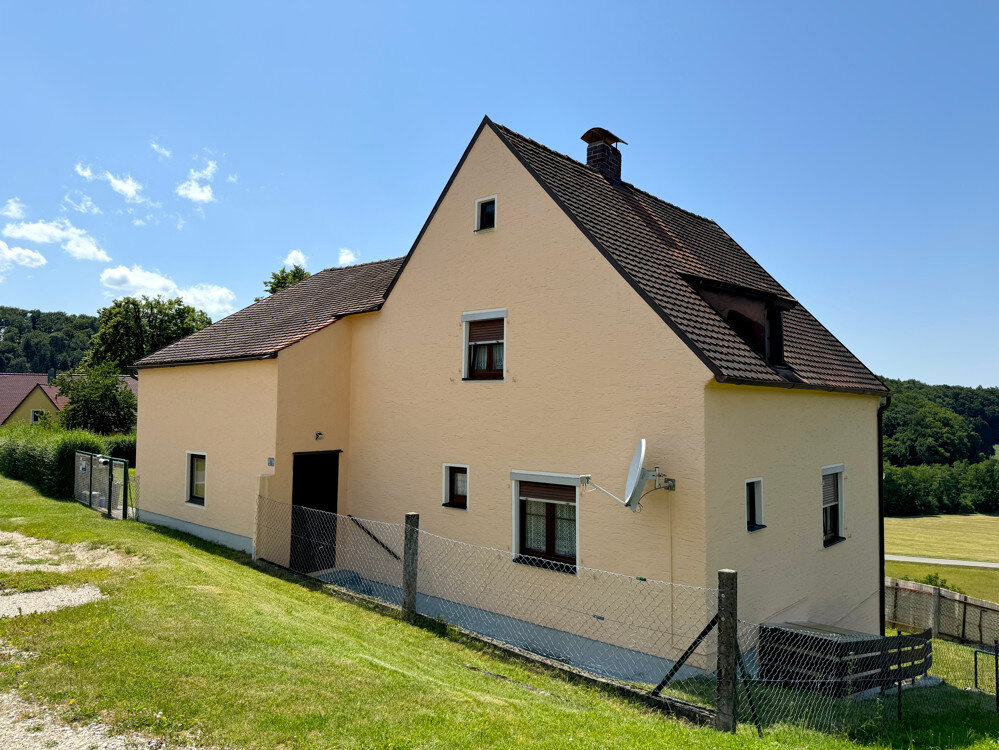 Einfamilienhaus zum Kauf 299.000 € 7 Zimmer 135 m²<br/>Wohnfläche 513 m²<br/>Grundstück Eisenhammer Laaber 93164