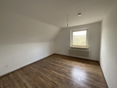 Wohnung zur Miete 387 € 4 Zimmer 56 m² 3. Geschoss Kolberger Straße 27 Bant Wilhelmshaven 26382