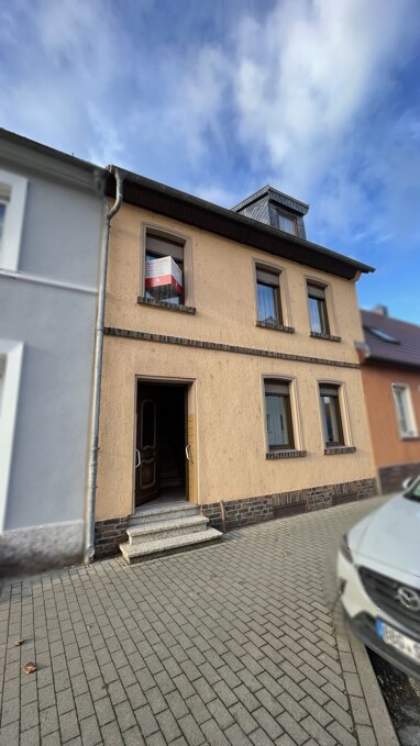 Reihenmittelhaus zum Kauf 39.000 € 4 Zimmer 110 m² 121 m² Grundstück frei ab sofort Nienburg Nienburg 06429