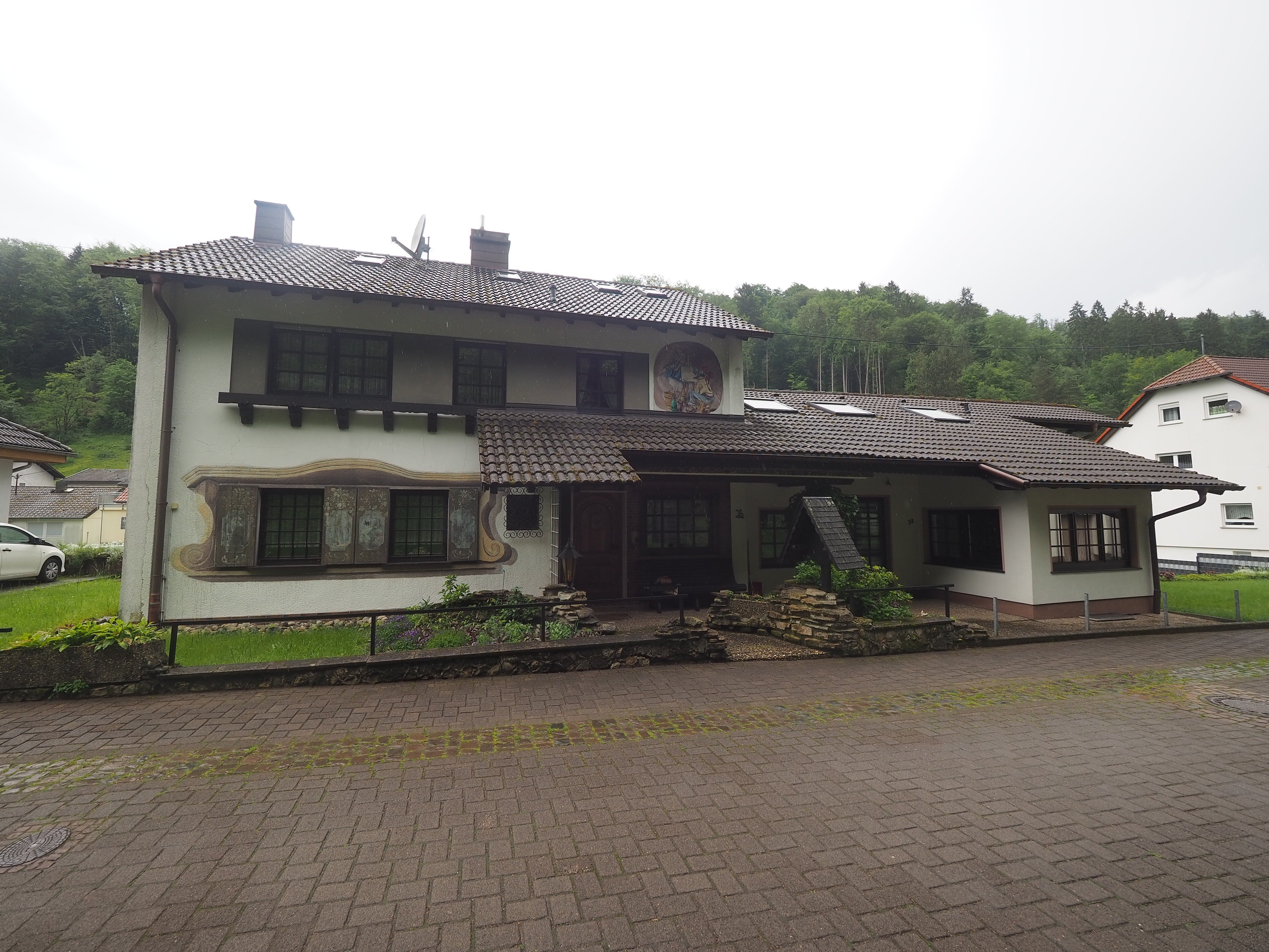 Einfamilienhaus zum Kauf 330.000 € 11 Zimmer 320 m²<br/>Wohnfläche 1.372 m²<br/>Grundstück Wiesbach 66894