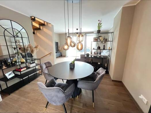 Reihenhaus zur Miete 1.895 € 5 Zimmer 120 m² 85 m² Grundstück frei ab 15.01.2026 Brandlberg-Keilberg Regensburg 93055