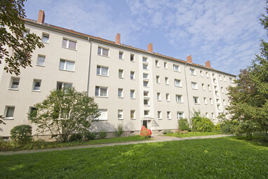 Wohnung zur Miete 481 € 3 Zimmer 68,7 m² 1. Geschoss St.-Petersburger-Str. 1 Südstadt Halle (Saale) 06128