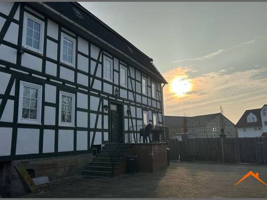 Einfamilienhaus zum Kauf provisionsfrei 235.000 € 7 Zimmer 244 m² 1.522 m² Grundstück Zennern Wabern 34590