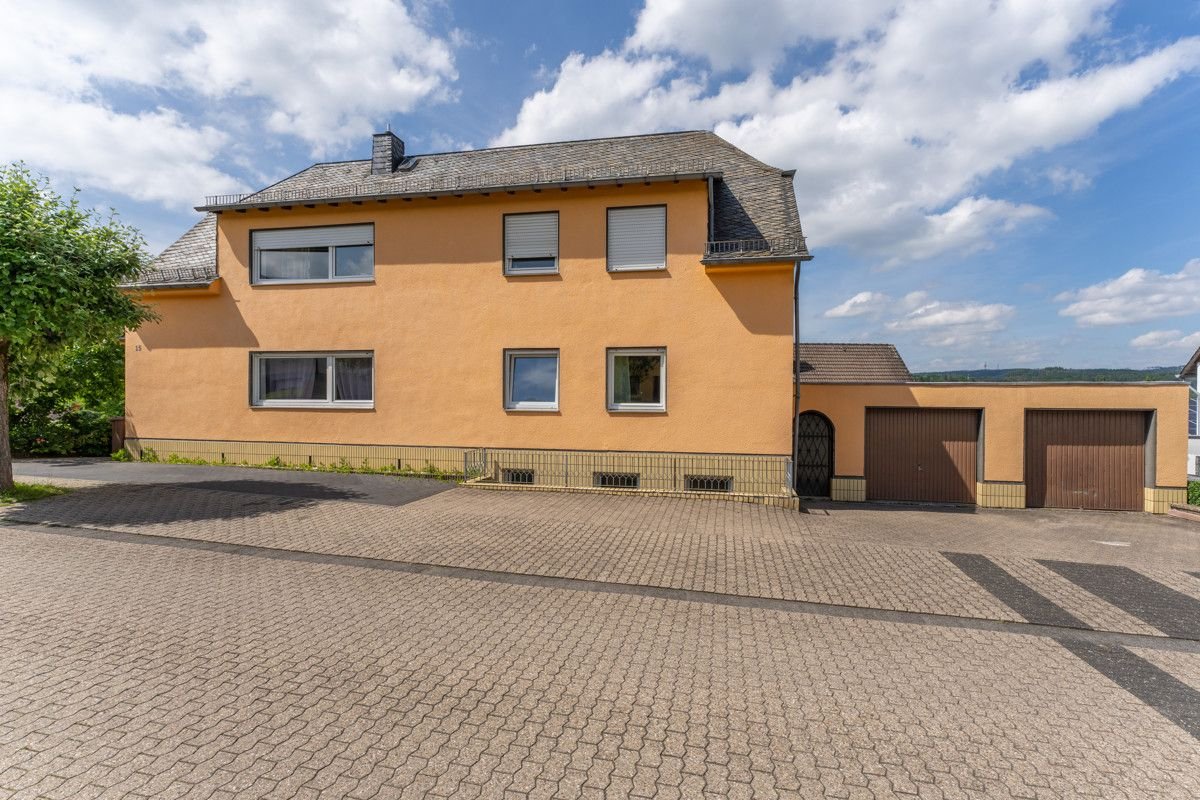 Mehrfamilienhaus zum Kauf 390.000 € 10 Zimmer 250 m²<br/>Wohnfläche 550 m²<br/>Grundstück Eitelborn 56337