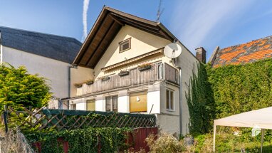 Mehrfamilienhaus zum Kauf 298.000 € 8 Zimmer 295 m² 297 m² Grundstück Wölfersheim Wölfersheim 61200