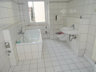 Wohnung zur Miete 485 € 4 Zimmer 82 m² 1. Geschoss frei ab sofort Innenstadt Zwickau 08056