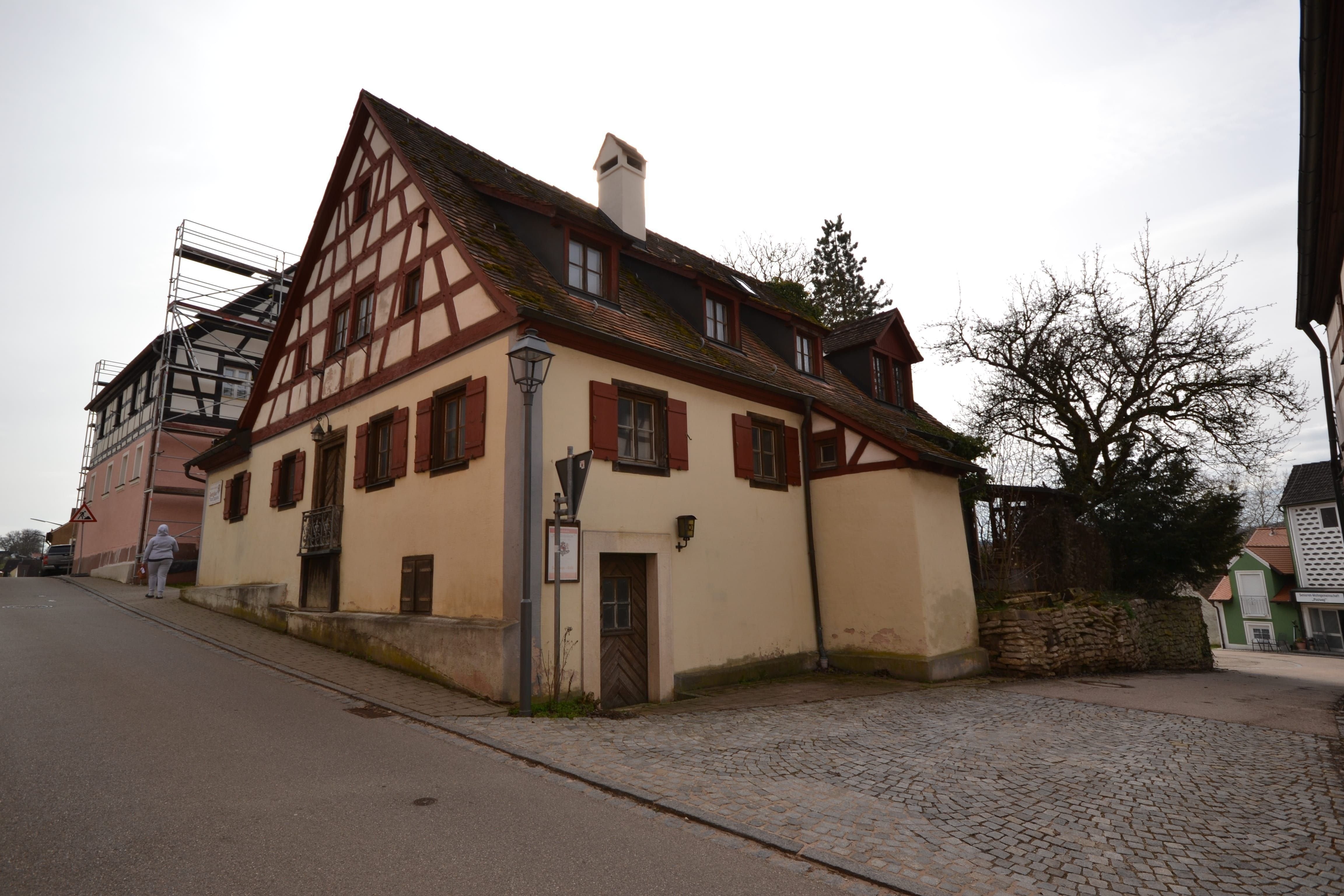 Haus zum Kauf 379.000 € 347,9 m²<br/>Wohnfläche 258 m²<br/>Grundstück Heidenheim Heidenheim 91719