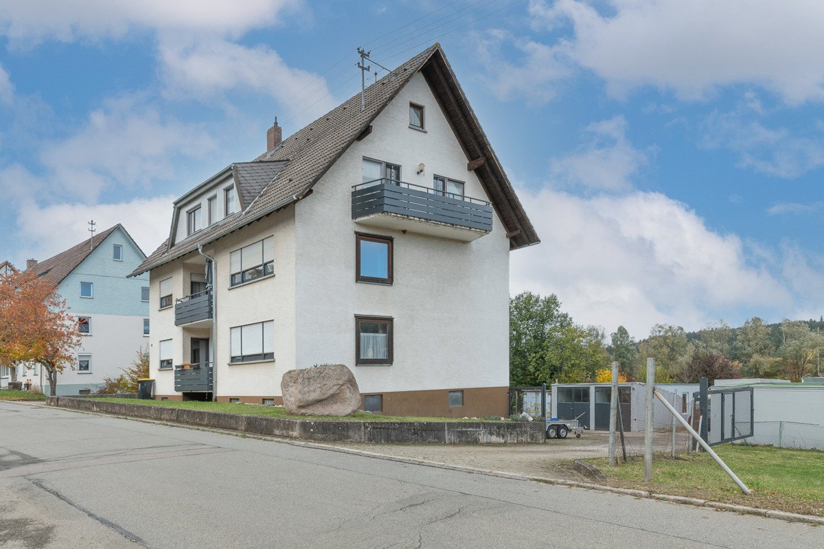 Mehrfamilienhaus zum Kauf 475.000 € 12 Zimmer 278 m²<br/>Wohnfläche 420 m²<br/>Grundstück Grüningen Donaueschingen / Grüningen 78166