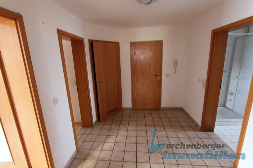 Wohnung zum Kauf 140.000 € 3 Zimmer 78 m²<br/>Wohnfläche 1.<br/>Geschoss Aholming Aholming 94527